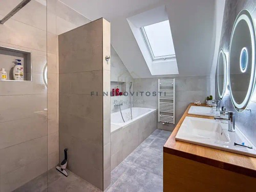 Prodej domu 202 m², pozemek 708 m²