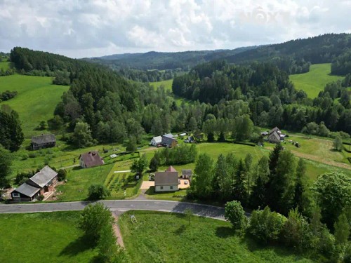 Prodej stavebního pozemku 2749 m²