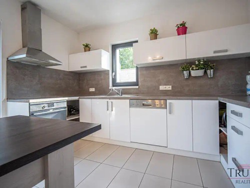 Prodej vily 338 m², pozemek 1208 m²