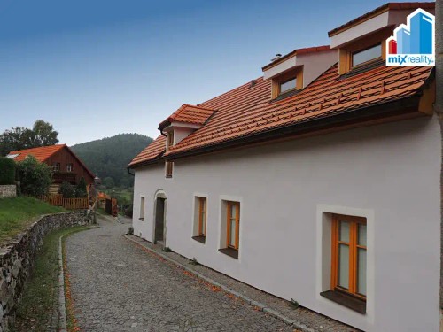 Prodej domu 330 m², pozemek 381 m²