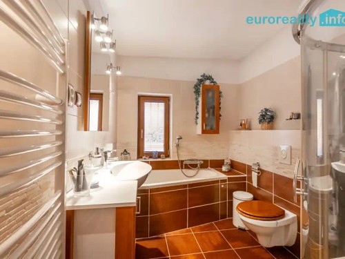 Prodej domu 196 m², pozemek 2259 m²