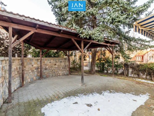 Prodej domu 331 m², pozemek 637 m²