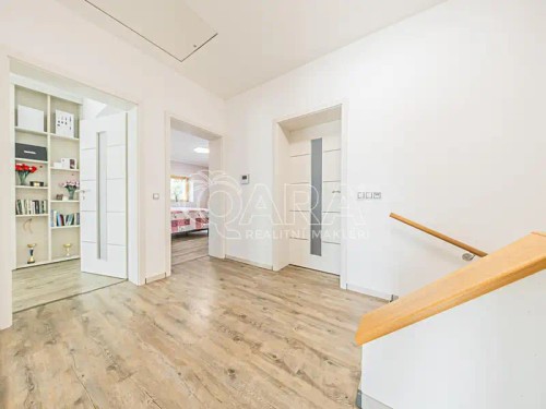Prodej domu 328 m², pozemek 1107 m²
