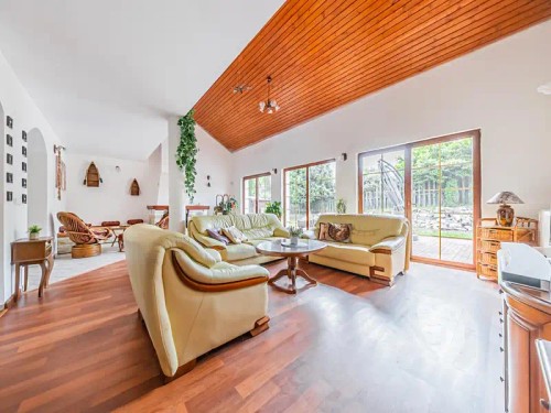 Prodej domu 370 m², pozemek 1856 m²