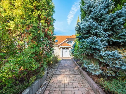 Prodej domu 435 m², pozemek 1865 m²