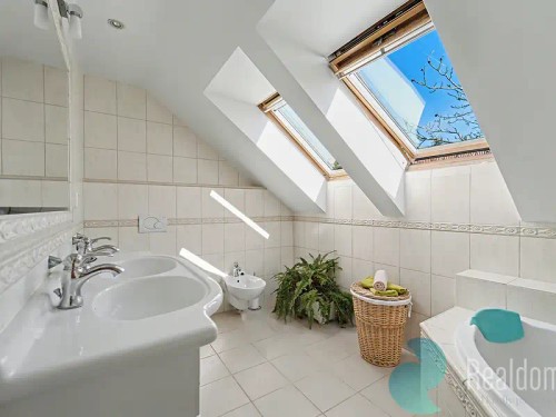 Prodej vily 174 m², pozemek 811 m²