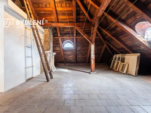 Prodej domu 360 m², pozemek 587 m²