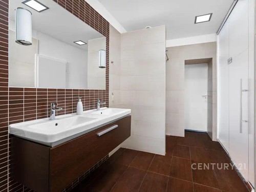 Prodej bytu 5+1 162 m²