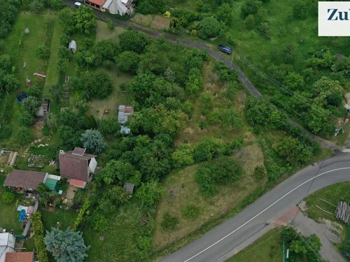 Prodej stavebního pozemku 1090 m²