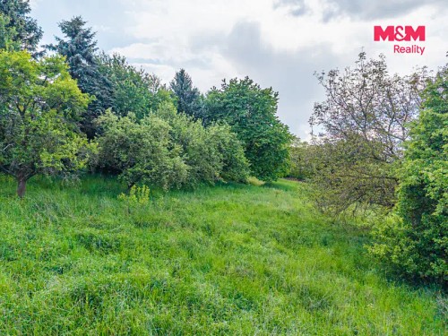 Prodej stavebního pozemku 1693 m²