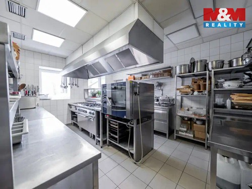 Prodej domu 533 m², pozemek 1952 m²