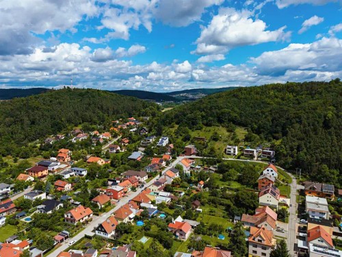 Prodej stavebního pozemku 1276 m²