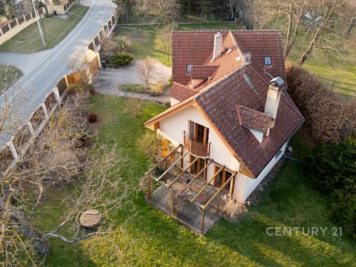 Prodej domu 242 m², pozemek 1 m²