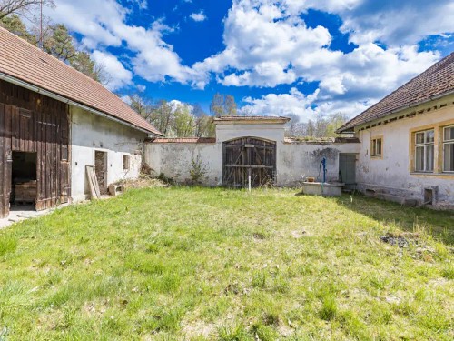 Prodej domu 400 m², pozemek 15909 m²