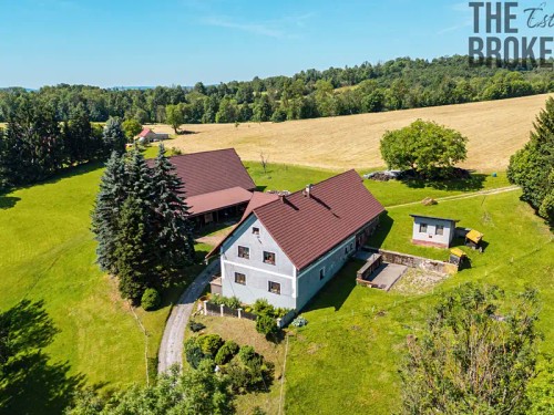 Prodej domu 242 m², pozemek 13584 m²