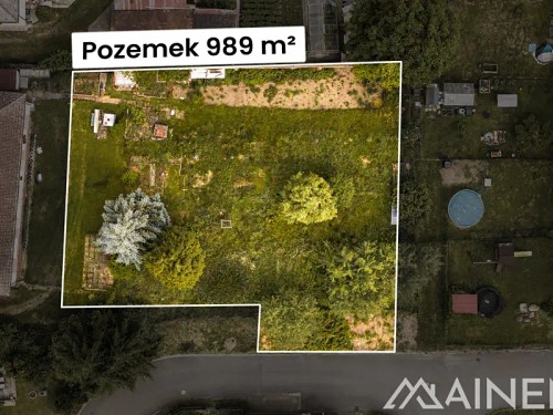 Prodej stavebního pozemku 989 m²