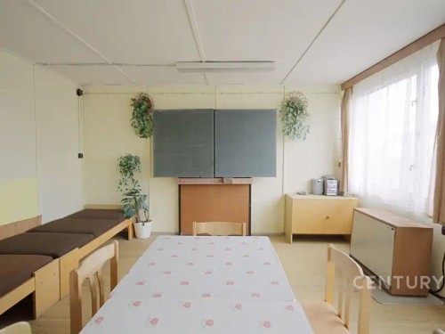 Prodej domu 1048 m², pozemek 2692 m²