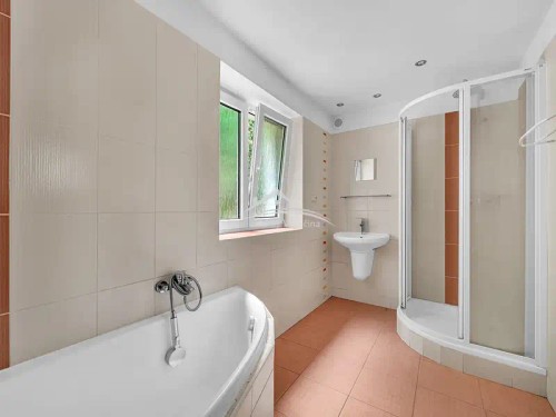 Prodej domu 330 m², pozemek 589 m²
