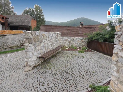 Prodej domu 330 m², pozemek 381 m²