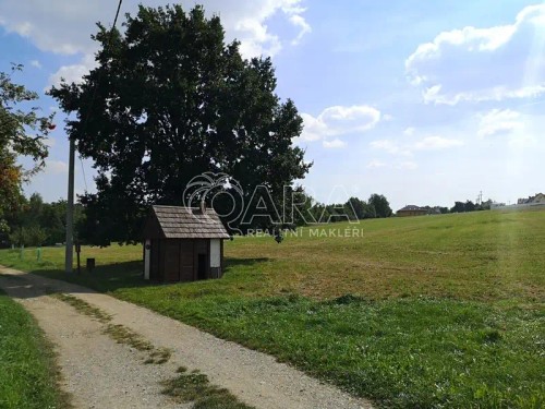 Prodej stavebního pozemku 5569 m²