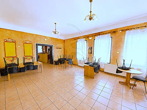 Prodej domu 770 m², pozemek 1076 m²