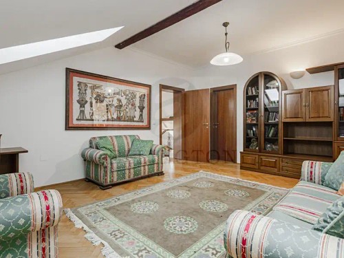 Prodej domu 715 m², pozemek 894 m²