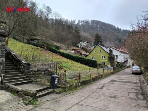 Prodej stavebního pozemku 1057 m²