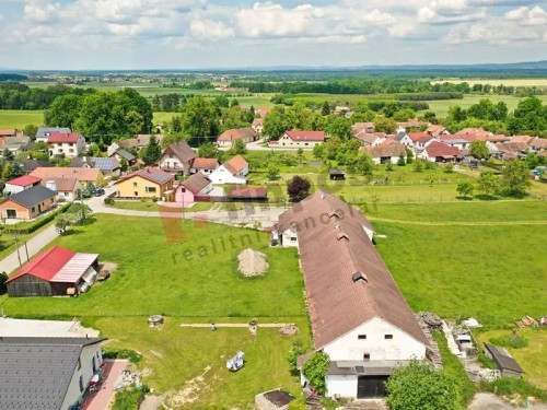 Prodej stavebního pozemku 2376 m²