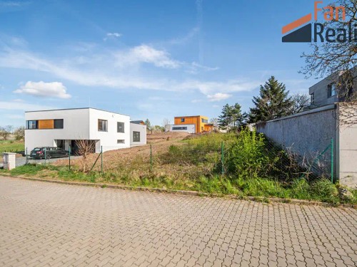 Prodej stavebního pozemku 1000 m²