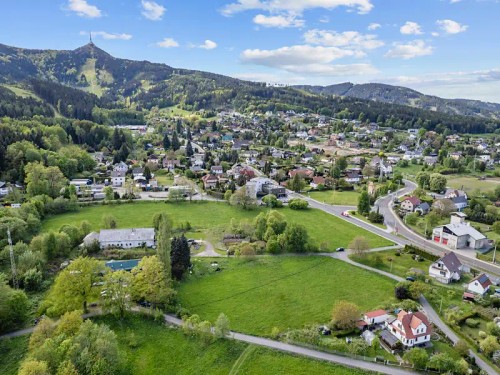 Prodej stavebního pozemku 2518 m²