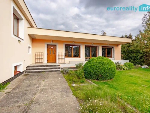 Prodej domu 196 m², pozemek 2259 m²