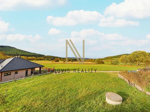 Prodej stavebního pozemku 698 m²