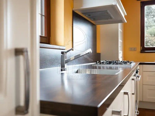 Prodej domu 308 m², pozemek 1226 m²