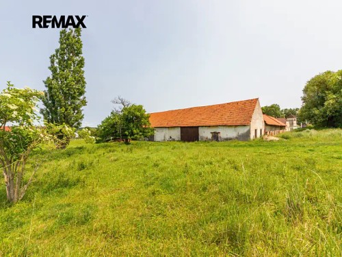 Prodej zemědělské usedlosti 873 m², pozemek 9035 m²