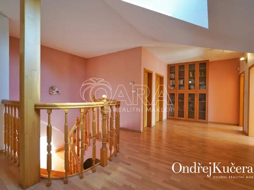 Prodej domu 435 m², pozemek 1865 m²