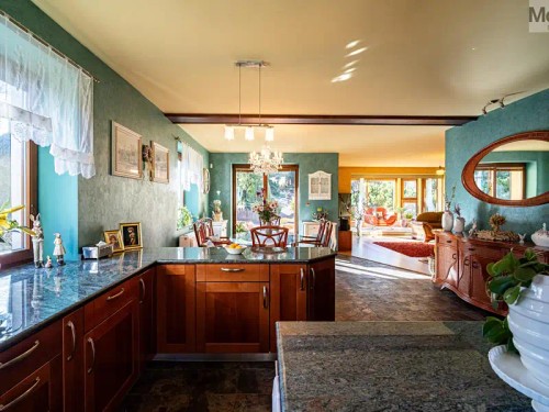 Prodej domu 372 m², pozemek 3764 m²