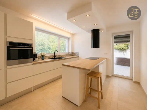 Prodej domu 346 m², pozemek 1077 m²