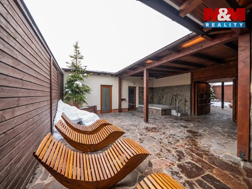 Prodej domu 533 m², pozemek 1952 m²