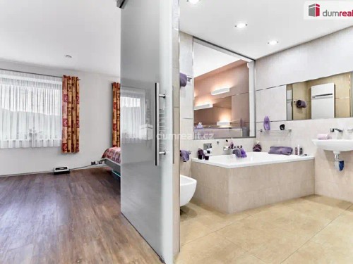 Prodej vily 296 m², pozemek 3134 m²
