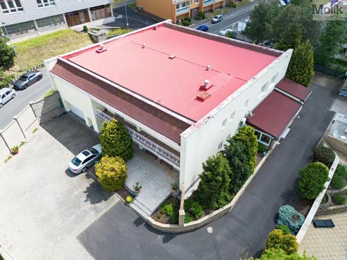 Prodej domu 1100 m², pozemek 2495 m²