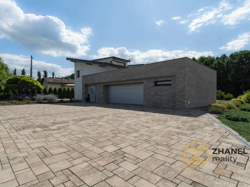 Prodej domu 351 m², pozemek 1603 m²