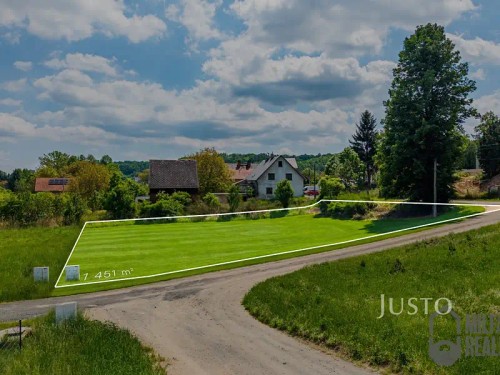 Prodej stavebního pozemku 1451 m²