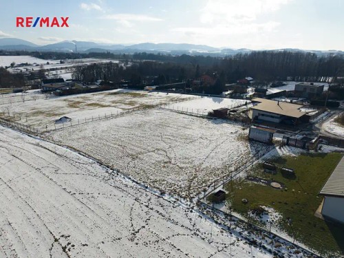 Prodej stavebního pozemku 2565 m²