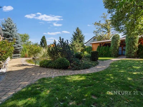 Prodej vily 425 m², pozemek 1675 m²