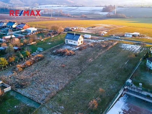 Prodej stavebního pozemku 1998 m²