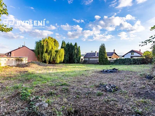 Prodej stavebního pozemku 738 m²
