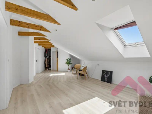 Prodej domu 300 m², pozemek 1066 m²