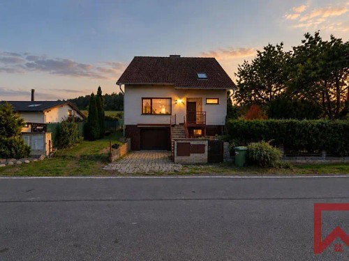 Prodej domu 240 m², pozemek 900 m²