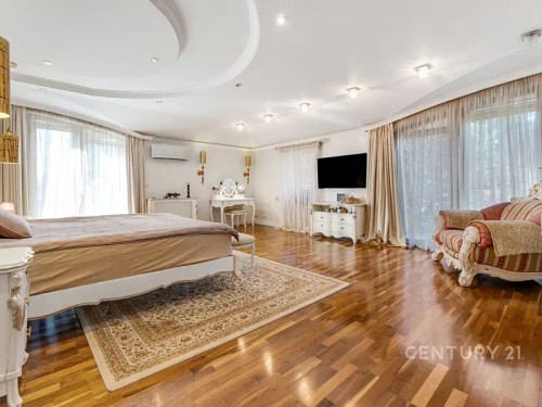 Prodej vily 425 m², pozemek 1675 m²