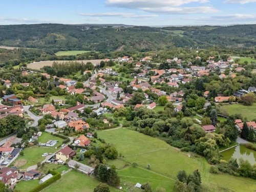 Prodej stavebního pozemku 1042 m²